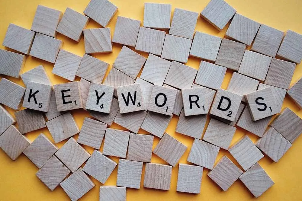 Recherche et analyse de mots-clés SEO